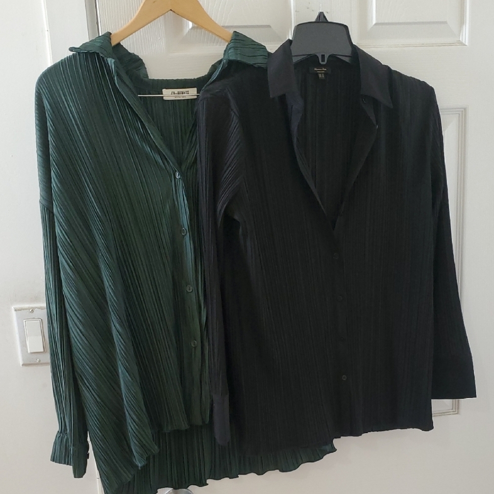Women's Pleated Button Down Shirt - Green and Black